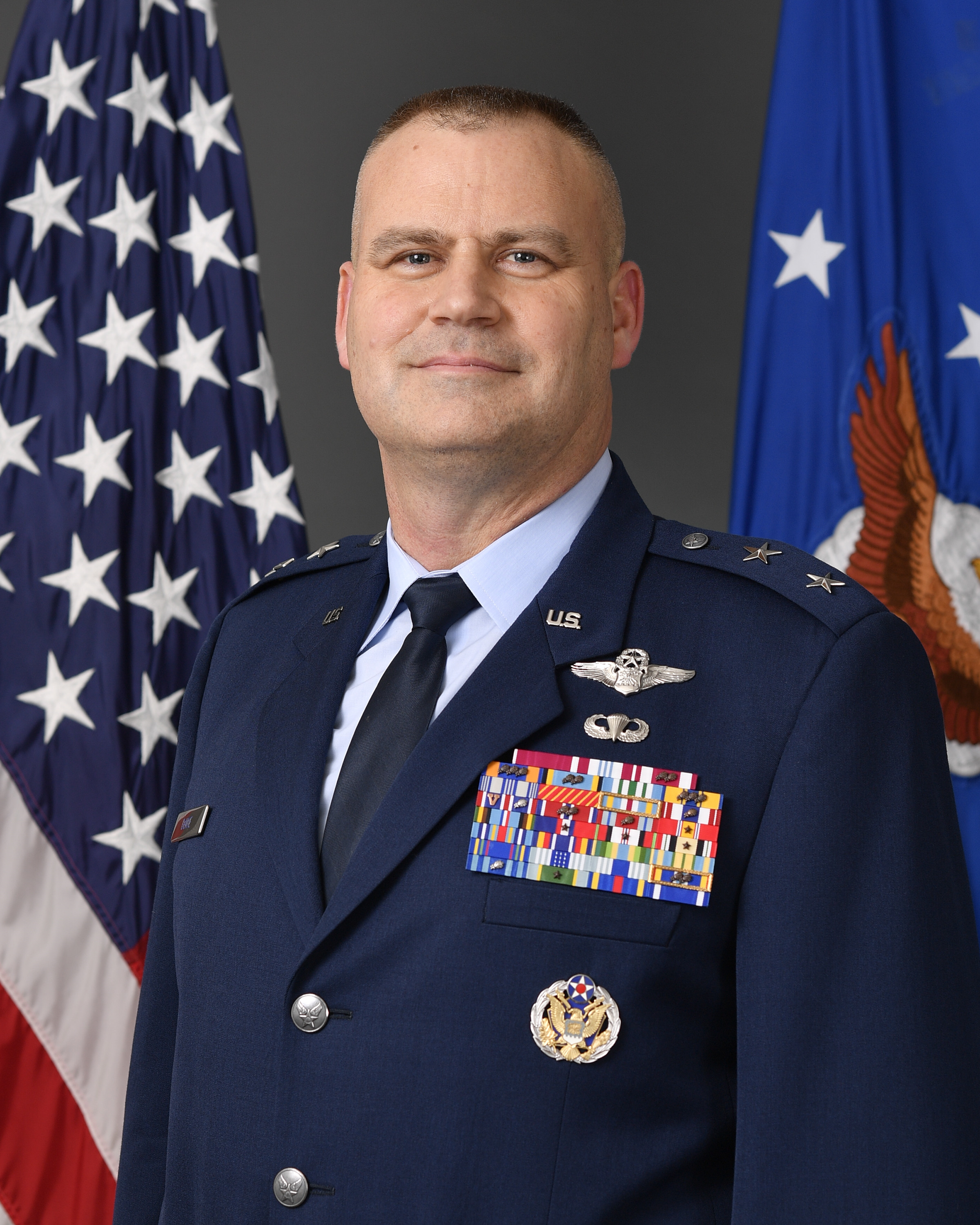 Bio picture of Major General DeVoe, AFDW Director